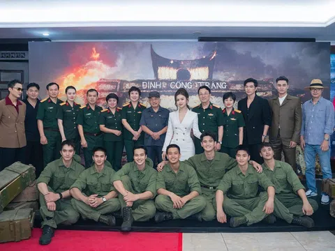 Dàn sao hội tụ tại sự kiện "Mưa Đỏ": Ella May nổi bật với vẻ đẹp cổ điển, đằm thắm