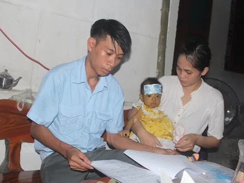 Xót xa cảnh bé gái 13 tháng tuổi mắc trong mình 2 căn bệnh nan y: Mong có một phép màu đến với em
