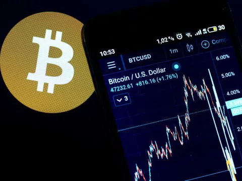 Bitcoin vượt 52.000 USD, đạt mức cao nhất mọi thời đại