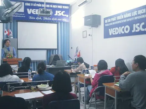 Những ai có thể tham gia học và theo được nghề phiên dịch?