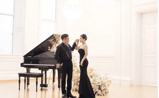 Nhà báo Xuân Nguyên và NSƯT Hương Giang chuẩn bị làm Lễ Hằng Thuận tại chùa Vạn Phúc