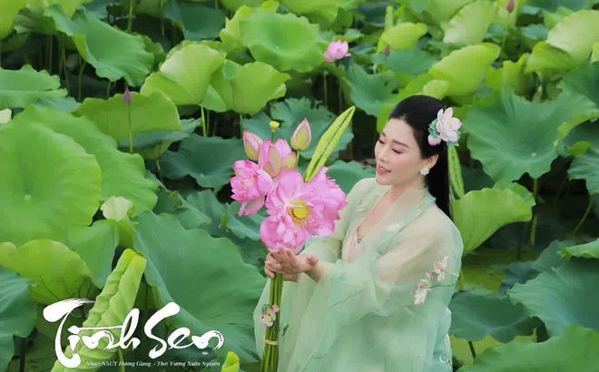 NSƯT Hương Giang ra bản Karaoke ca khúc Tình Sen