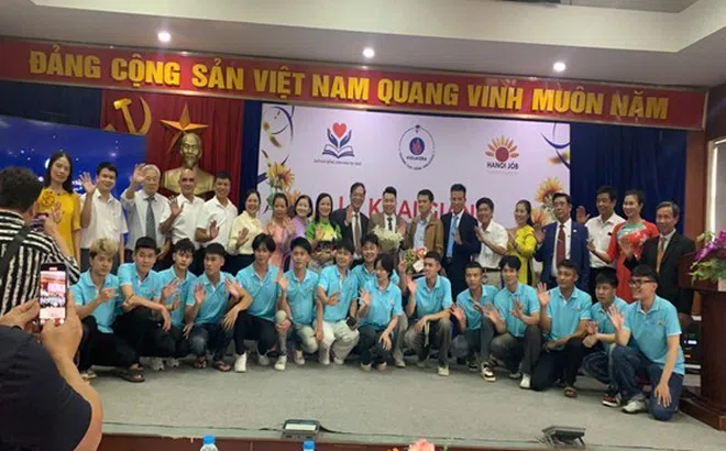 Học bổng toàn phần 100%: Học hệ cao đẳng + việc làm tại các doanh nghiệp FDI toàn quốc (Quỹ học bổng: Ươm mầm tri thức)