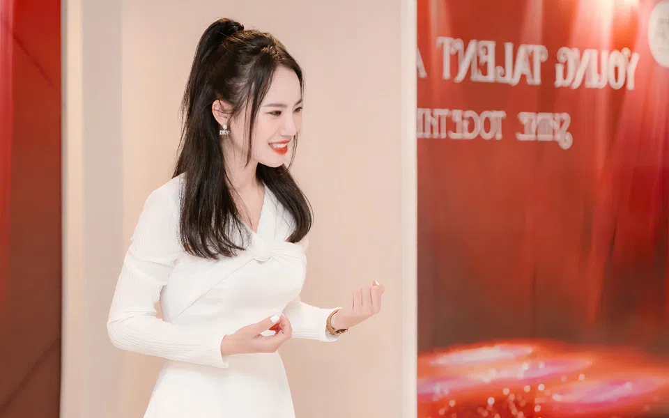 “Chị giáo” đam mê gieo mầm ước mơ cho thế hệ trẻ